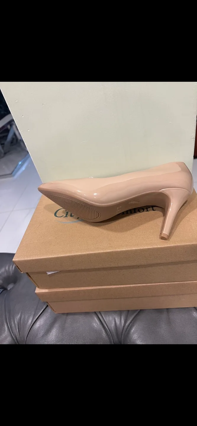 Clarks Clarified Comfort Heels - Size 7 and 8 available image indicator(2)