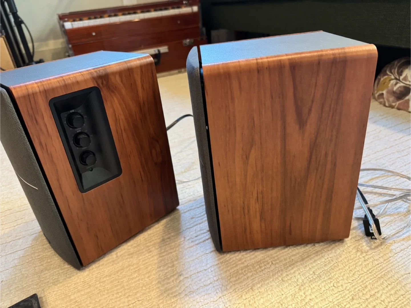 Edifier R1280T Bookshelf Speakers image indicator(5)