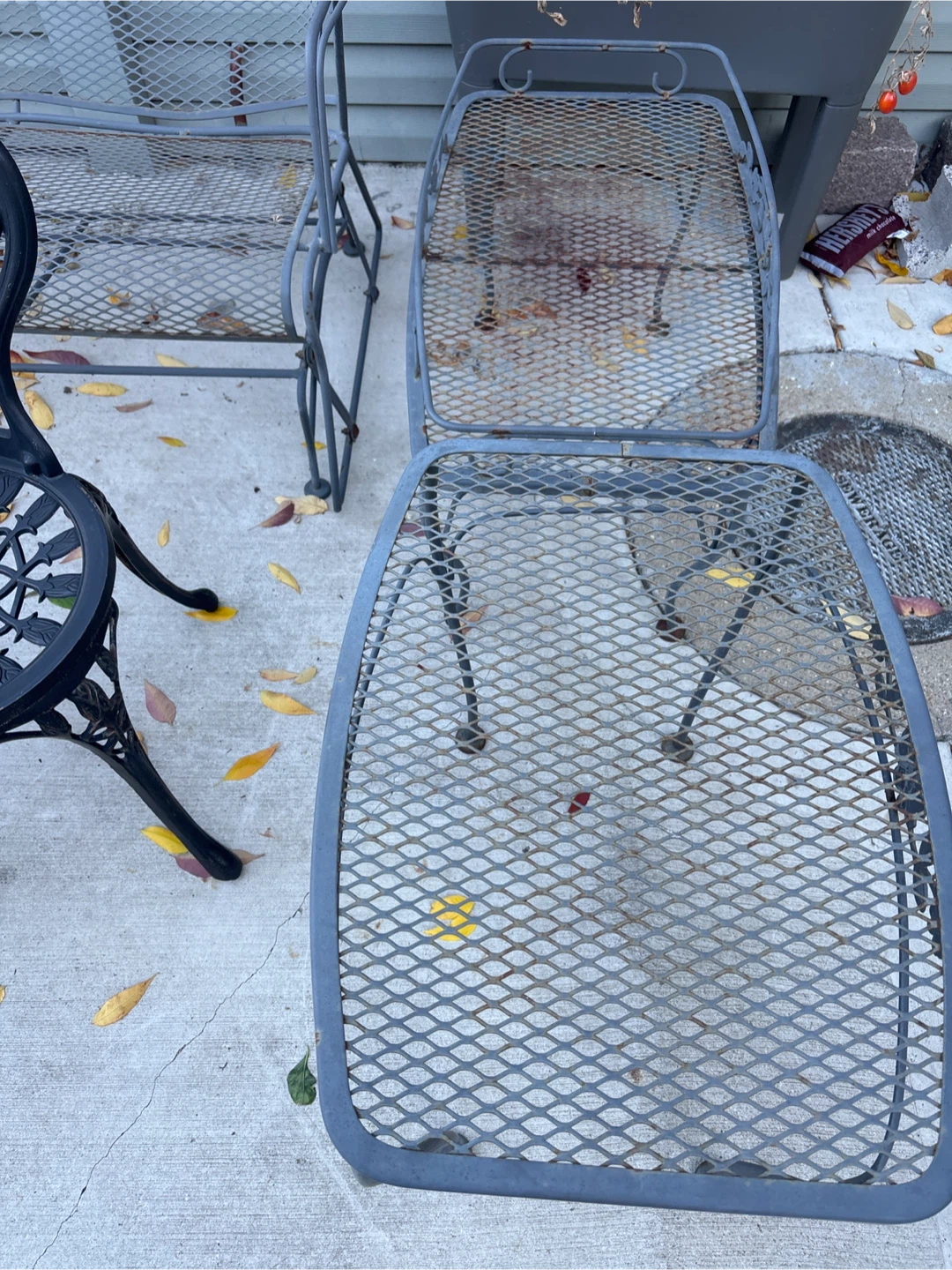 Wrought iron patio set 4 pieces. (Best offer) - photo 3