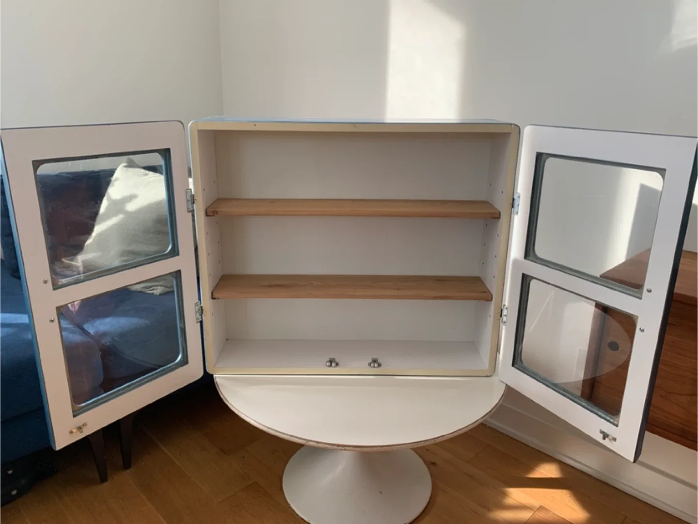 Retro Barfly Cabinet - Blue image indicator(2)