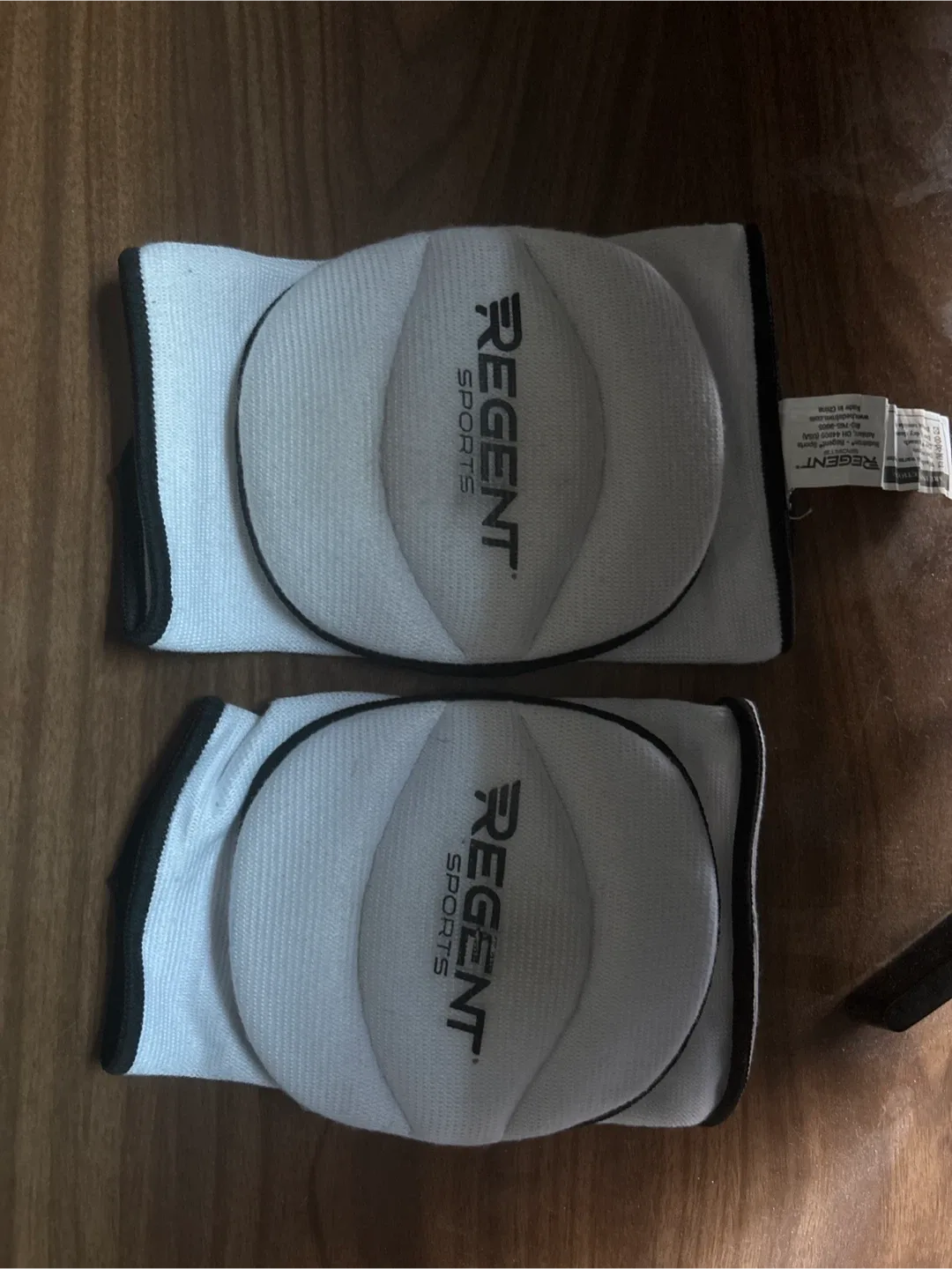 Regent Sports Knee Pads thumbnail