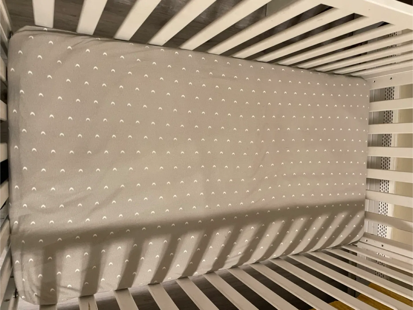 White Baby Crib image indicator(2)