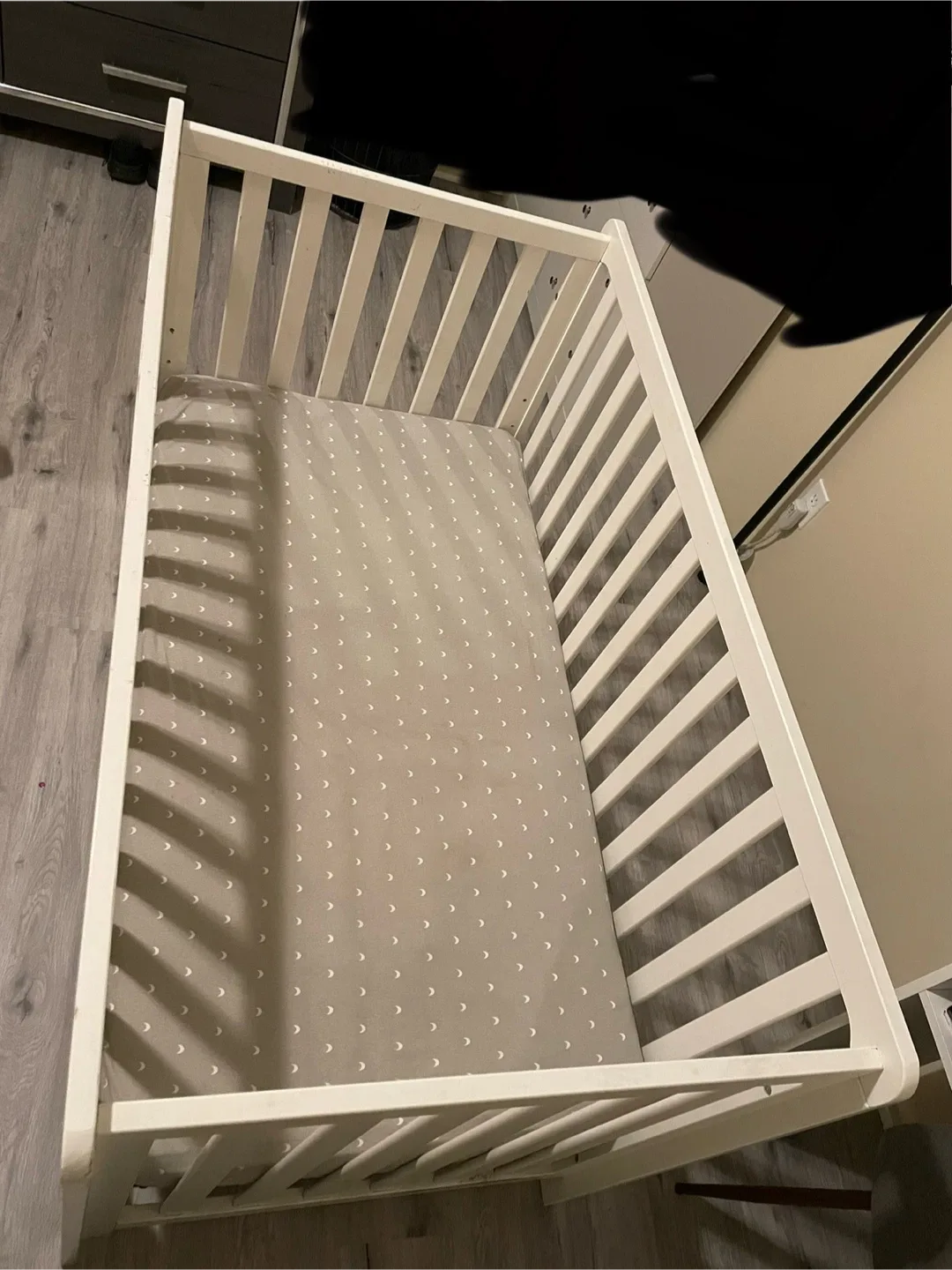 White Baby Crib image indicator(3)