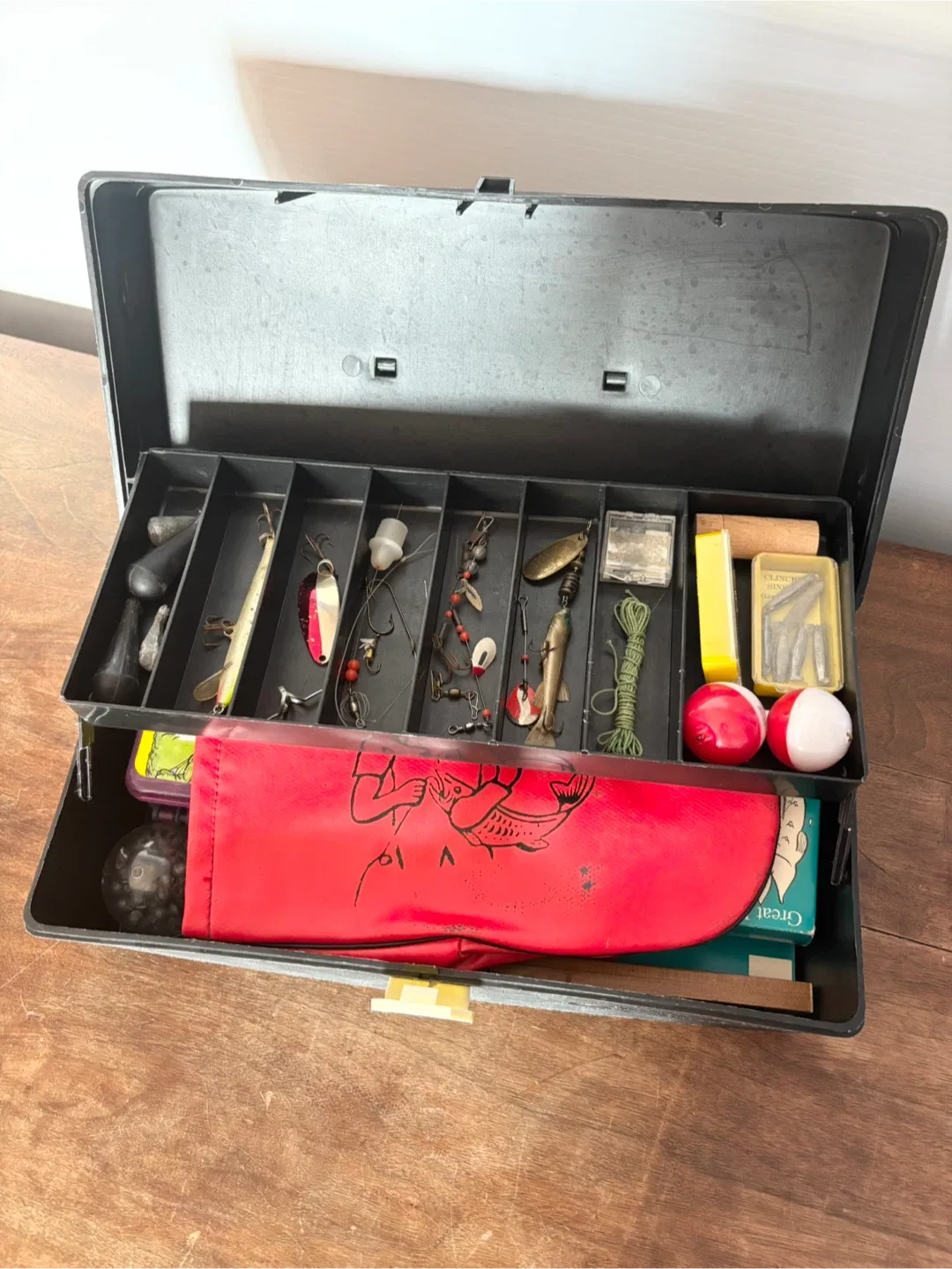 Vintage old pal plastic fishing tackle box image indicator(3)