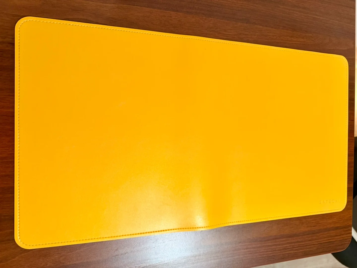 Satechi Dual-Sided Mouse Pad – Yellow & Light thumbnail