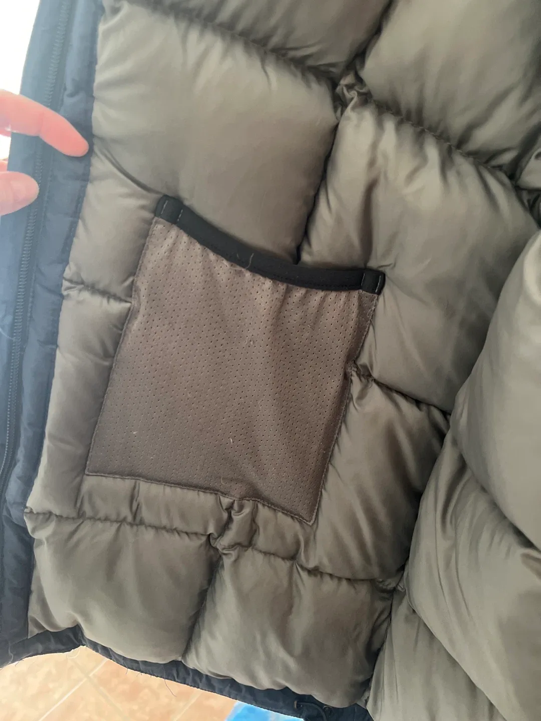 Canada Goose Jacket - Size M/M image indicator(8)