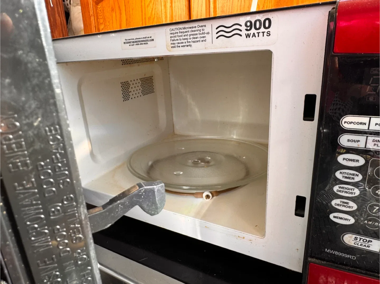 Emerson 900W Red Microwave image indicator(2)