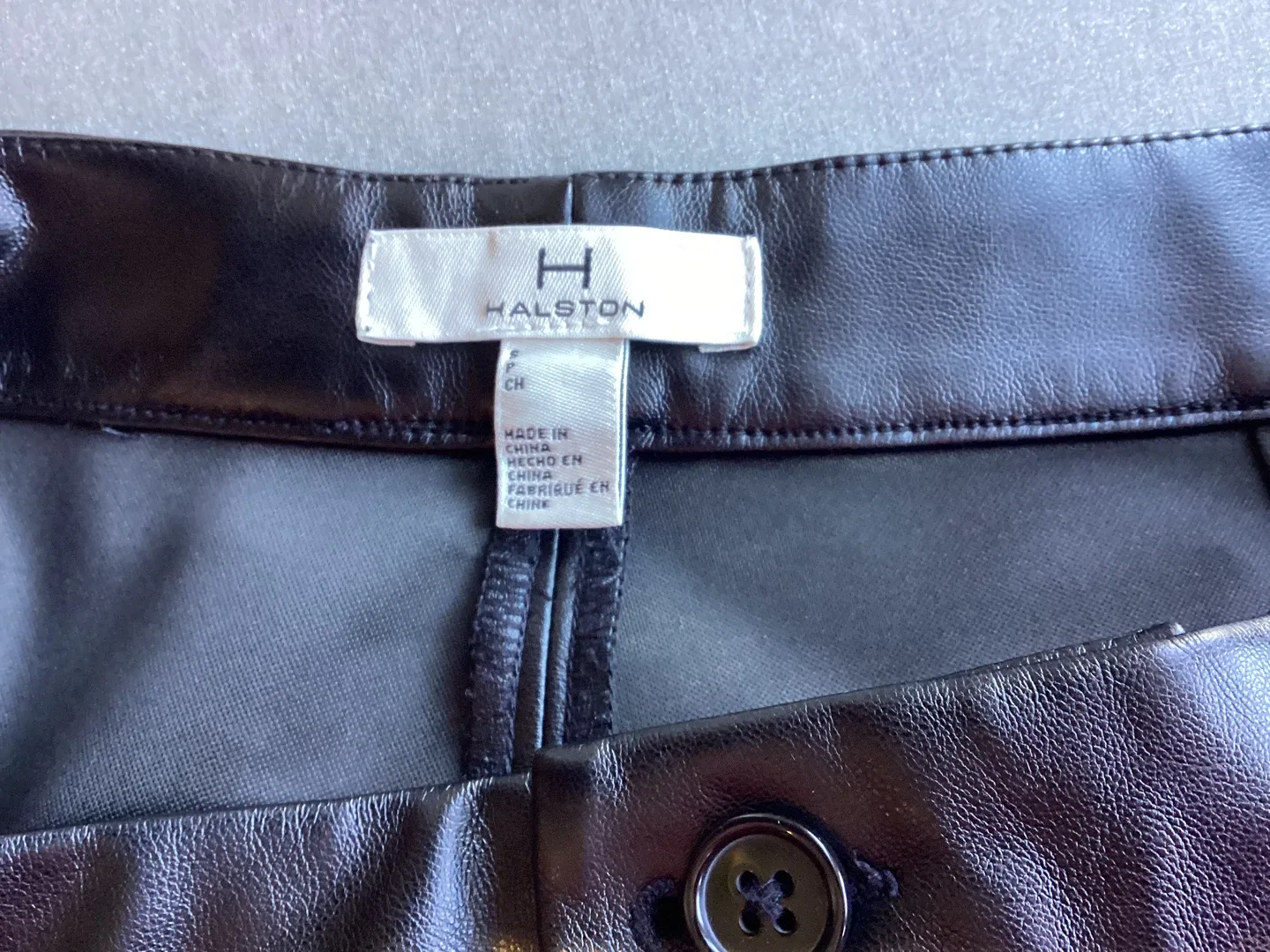 HALSTON BLACK PLEATHER PANTS image indicator(3)