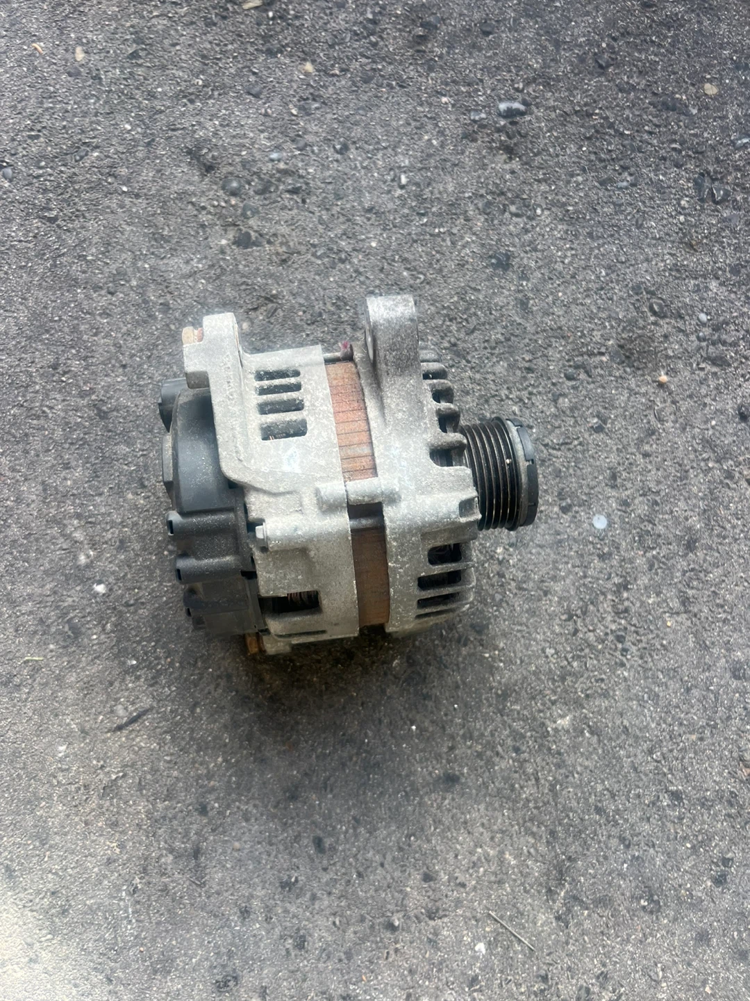 Hyundai santafe  Alternator - Part 37300-2G650 - photo 2