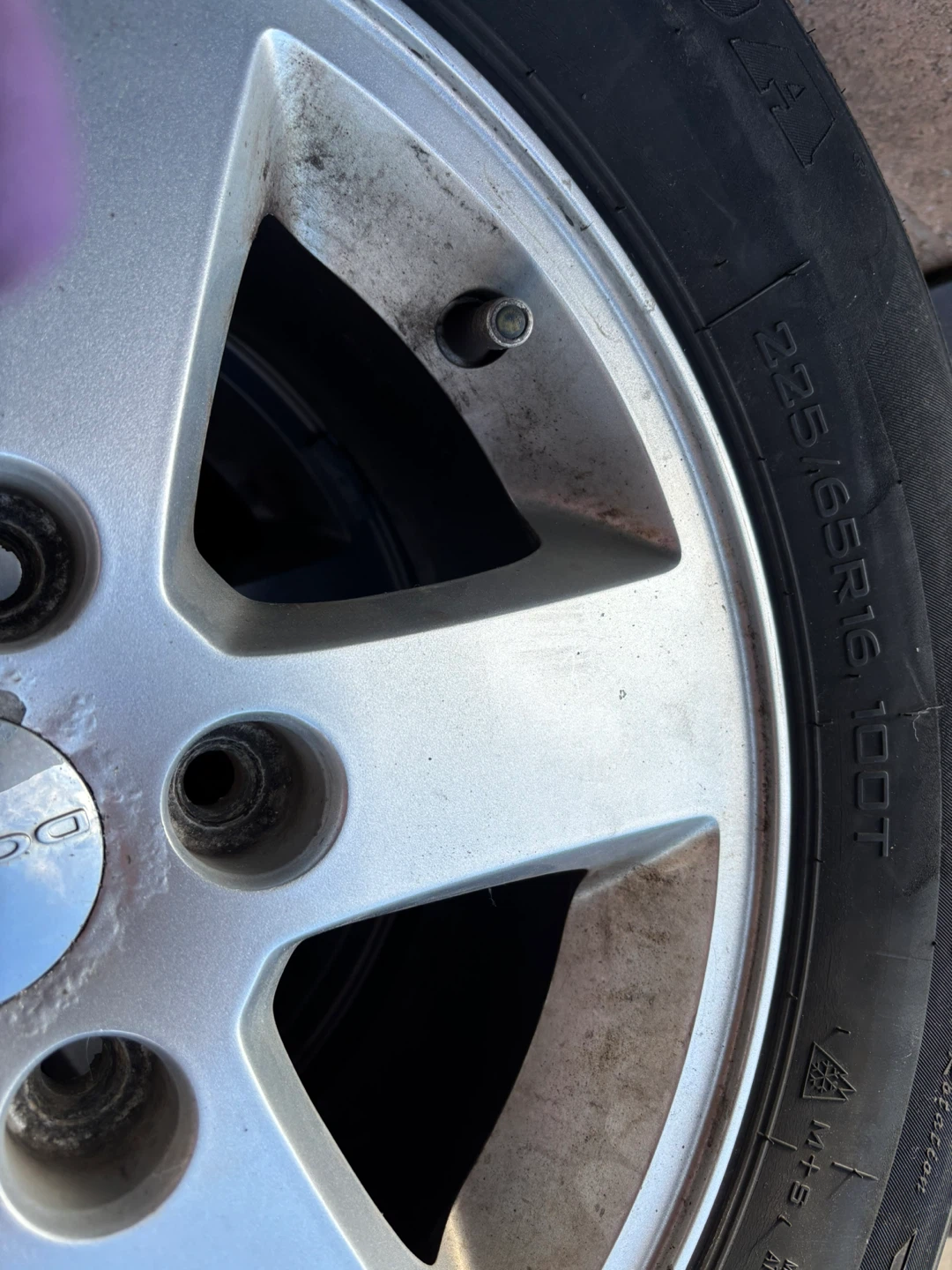 Set of 4 Winter HD617 Tires on Dodge Rims - photo 4