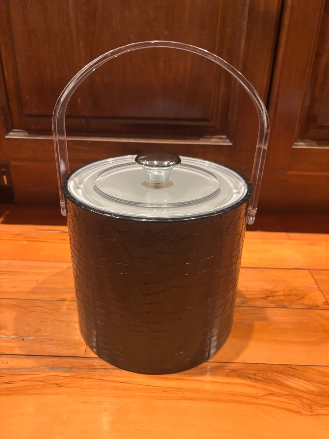 Ice Bucket with Lid & Handle image indicator(2)