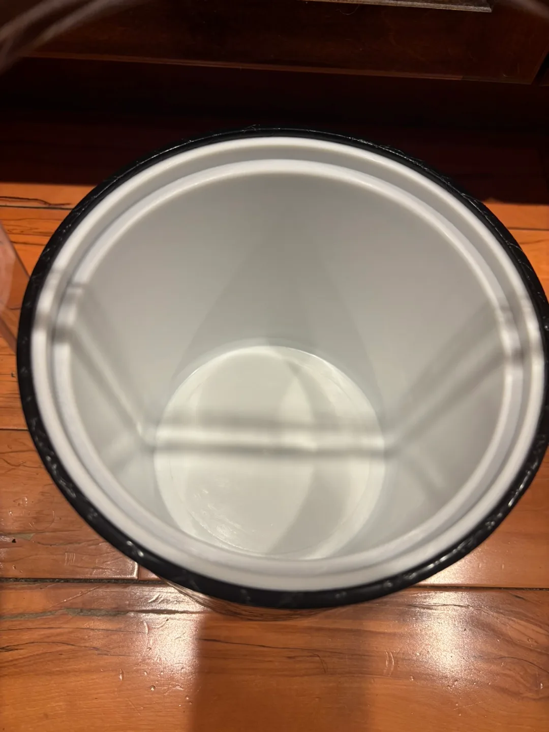 Ice Bucket with Lid & Handle image indicator(3)