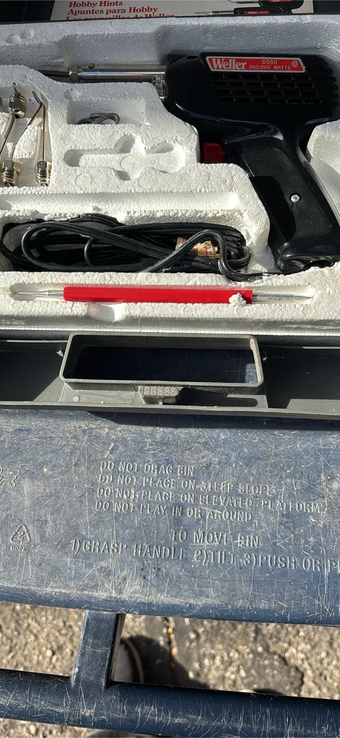 Weller D550 260/200 Watts Soldering Gun Kit image indicator(4)