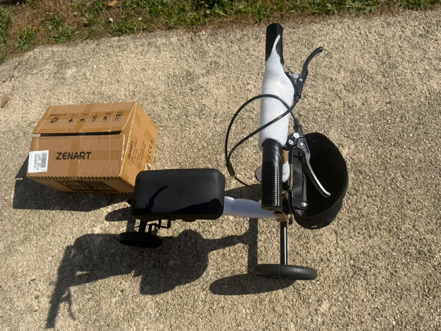 Zenart Knee Walker with Box- brand new assembly(open boxed) image indicator(4)