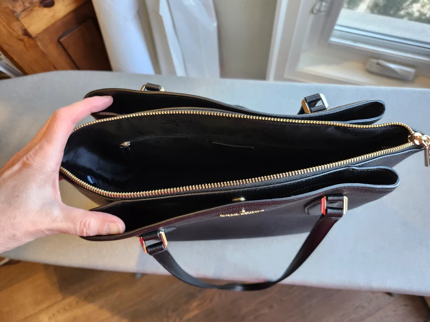 KATE SPADE BLACK HANDBAG image indicator(3)