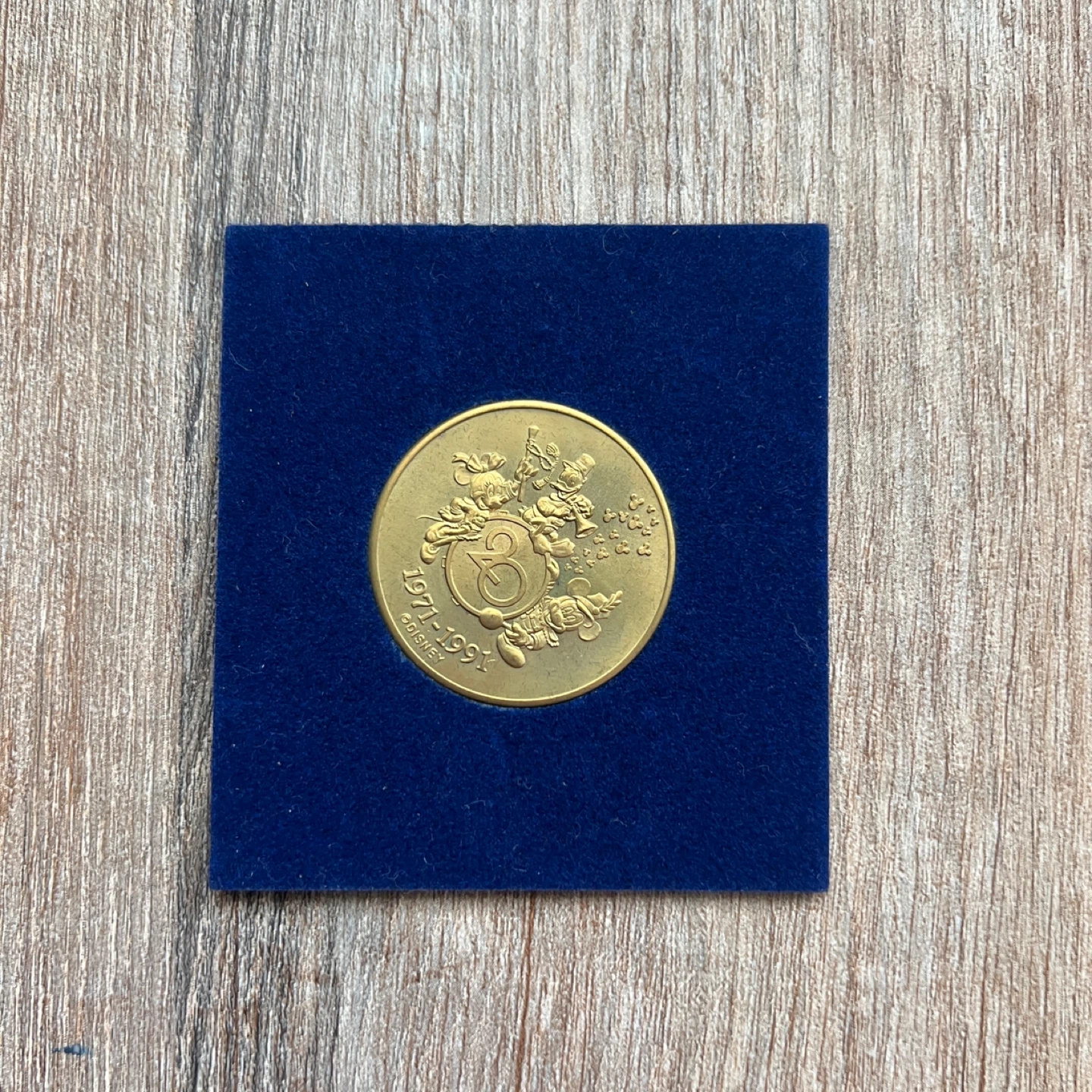 20 Magic Years Walt Disney World Commenorative Coin 1971-1991