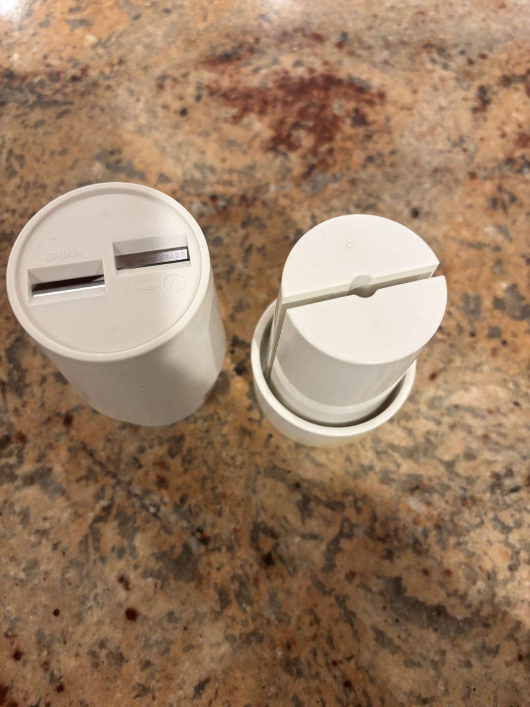 Pampered Chef Easy garlic peeler - photo 4