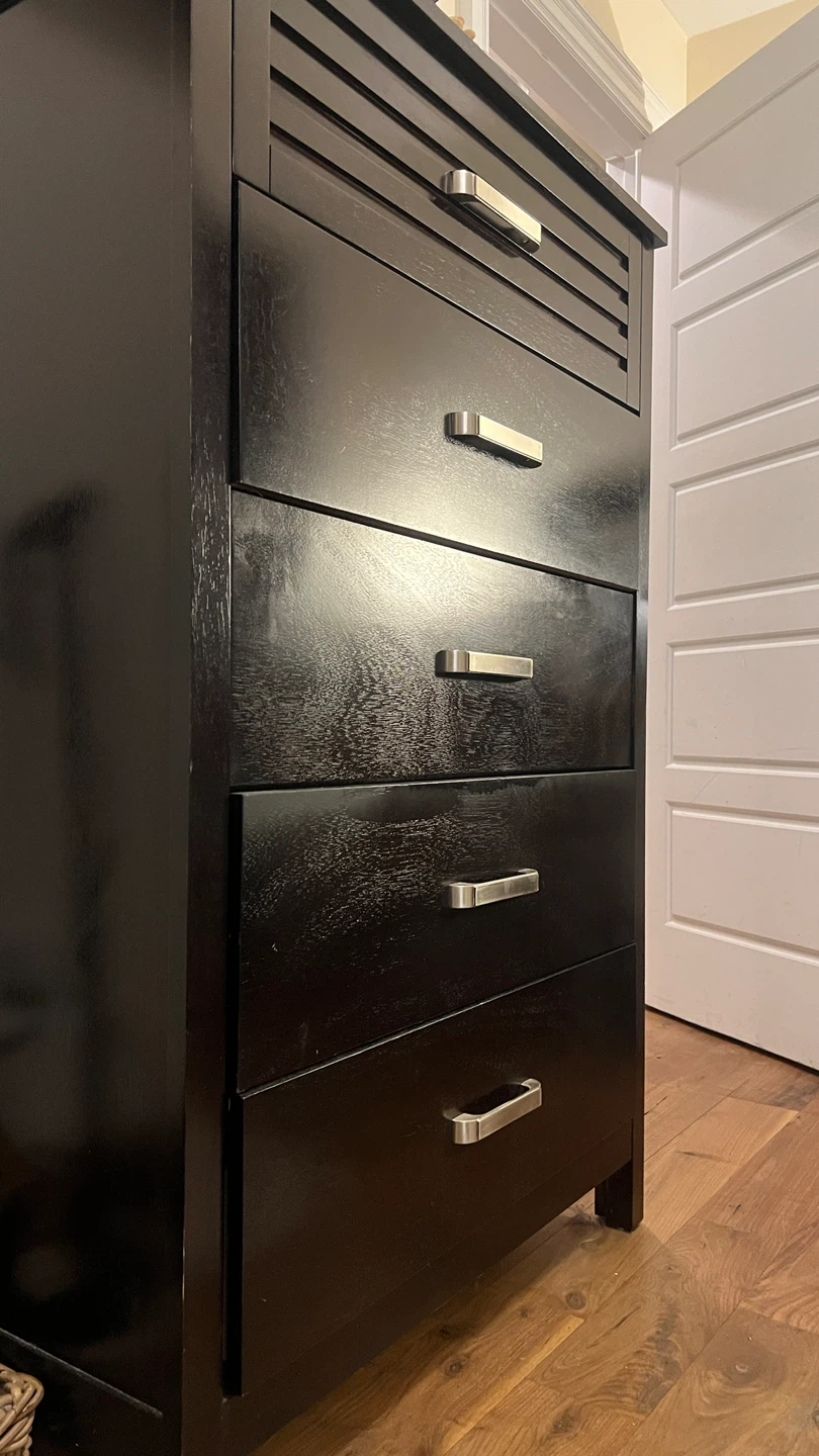 Black Wood 5-Drawer Dresser