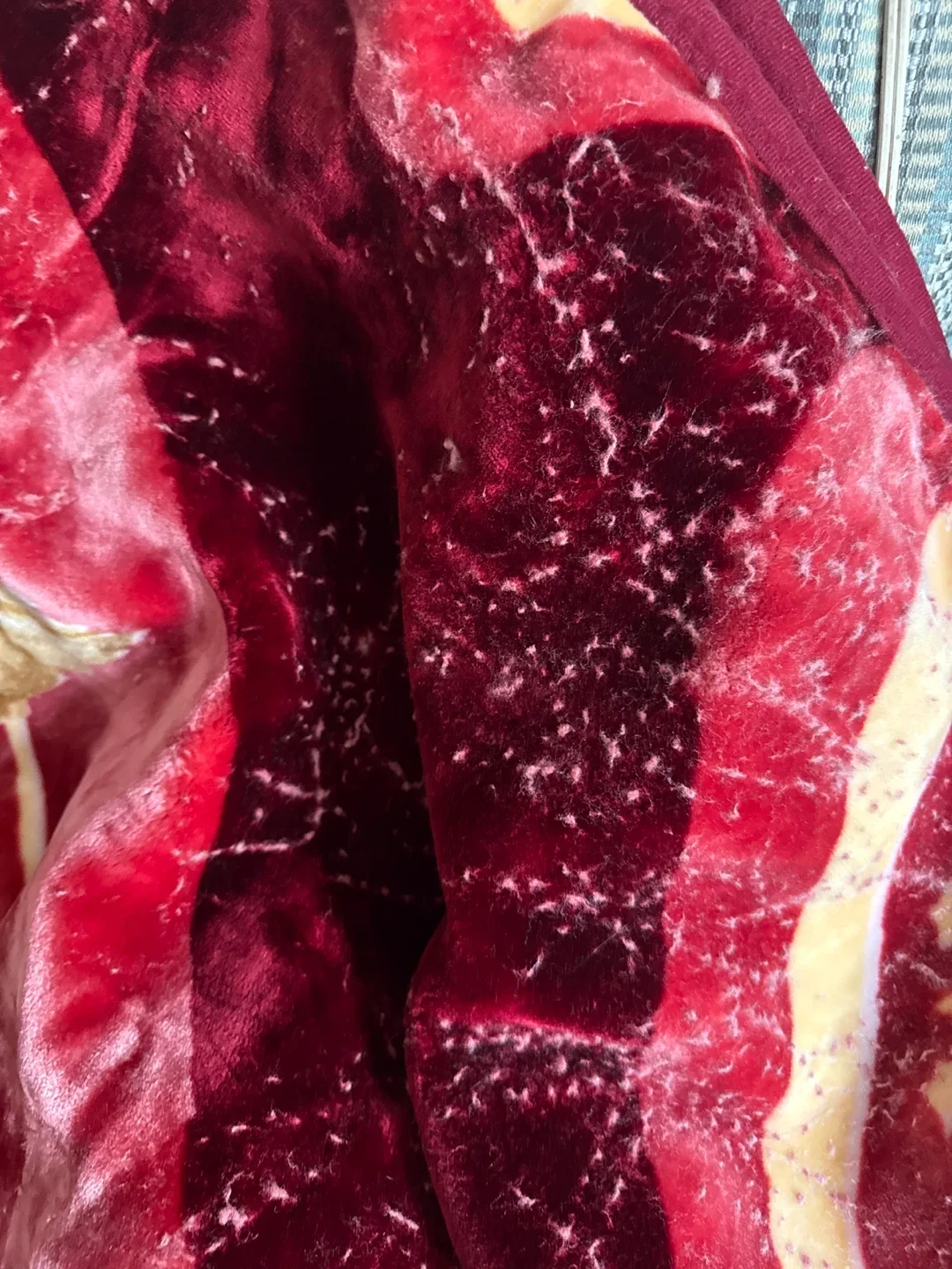 Luxury Plush Blanket image indicator(5)