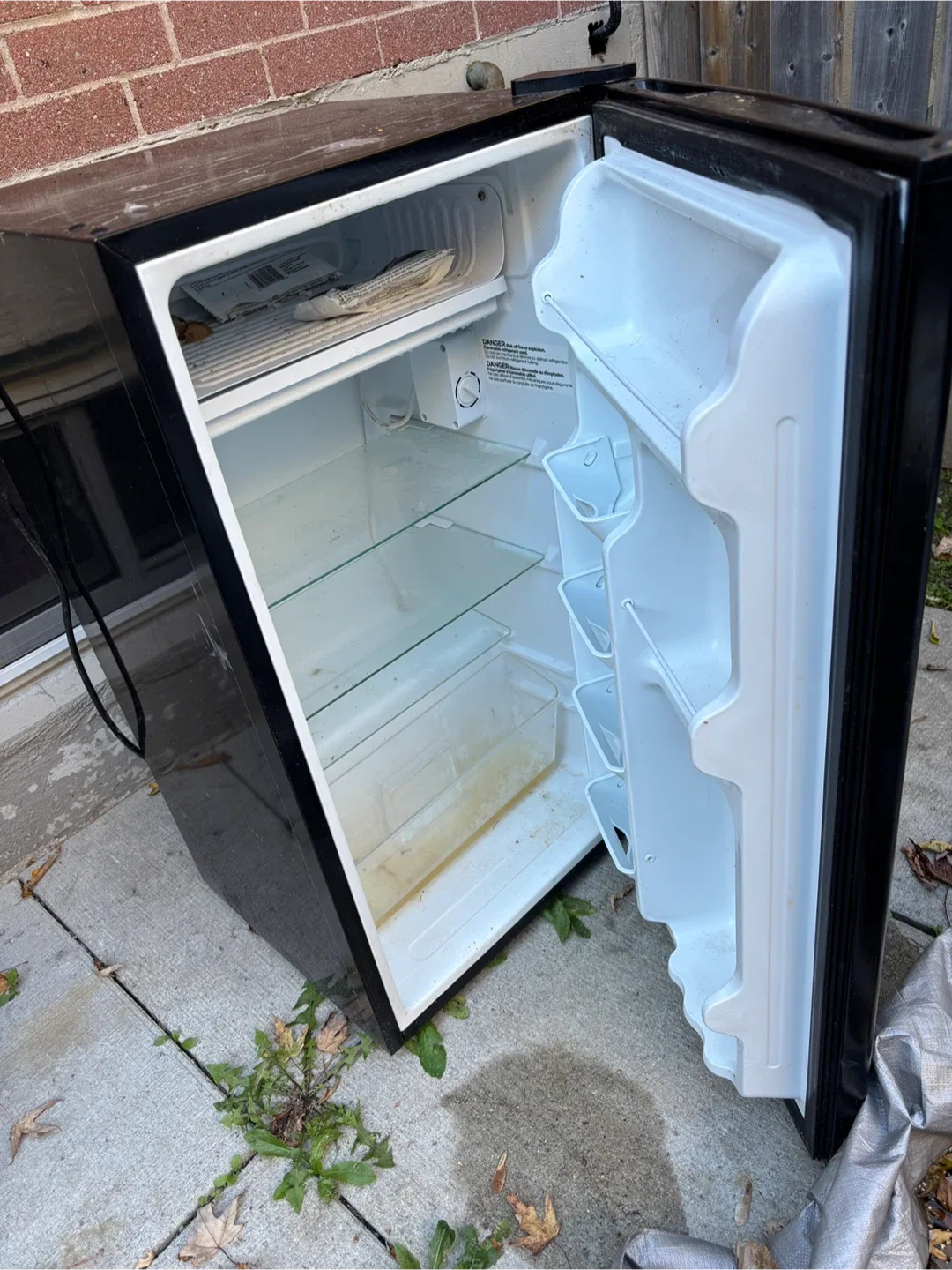 Arctic King Mini Fridge - Black image indicator(3)