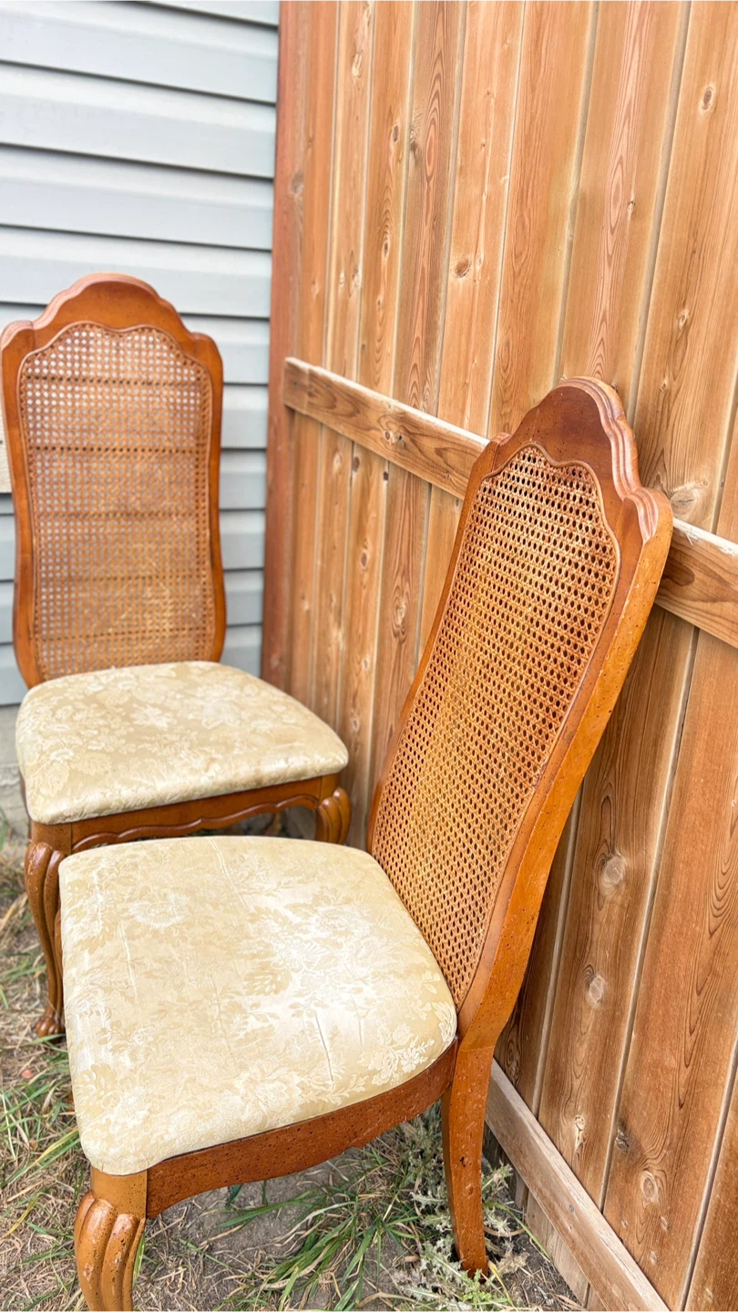 2 chairs for free