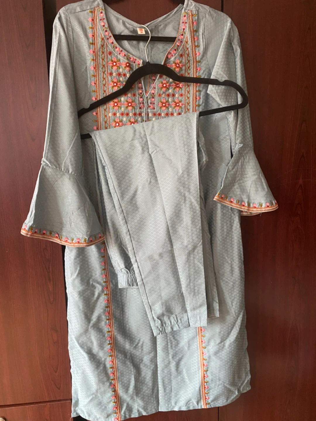Embroidered Kurti Set - Size M - photo 3