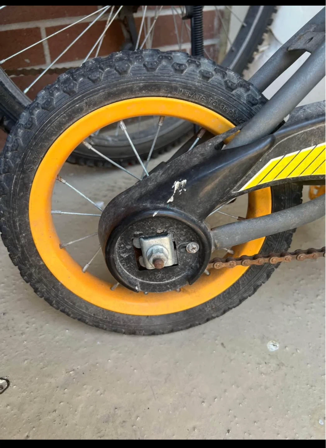🥕 Huffy Rock It Kids Bike - Free - photo 2