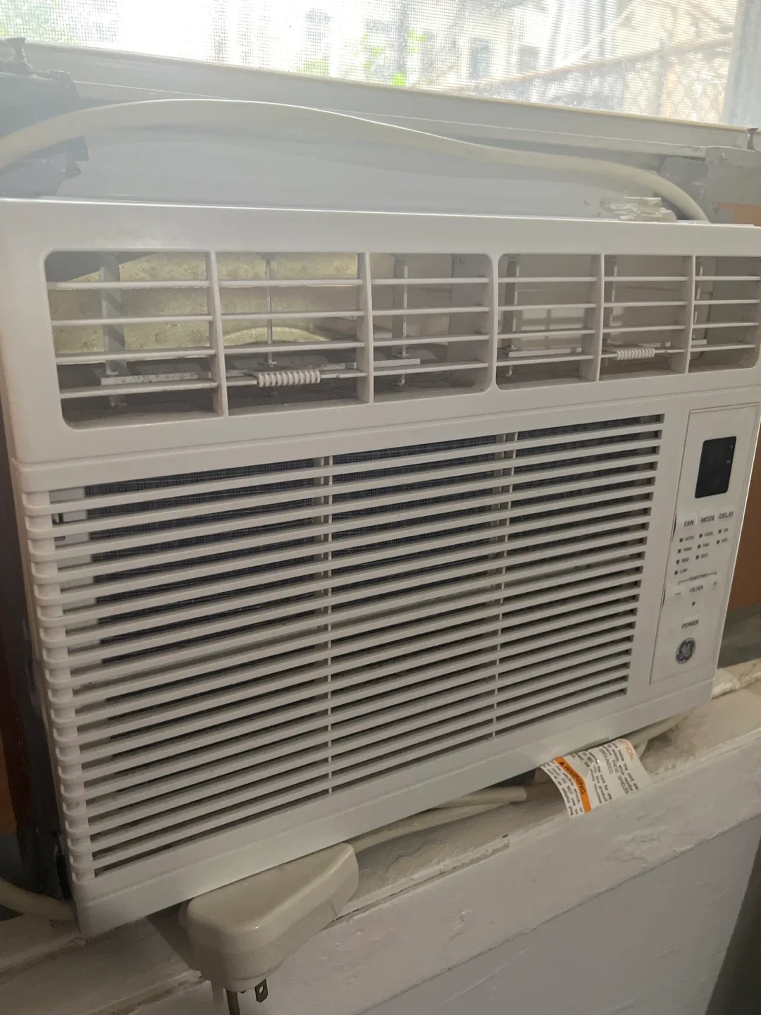 GE Window Air Conditioner image indicator(2)