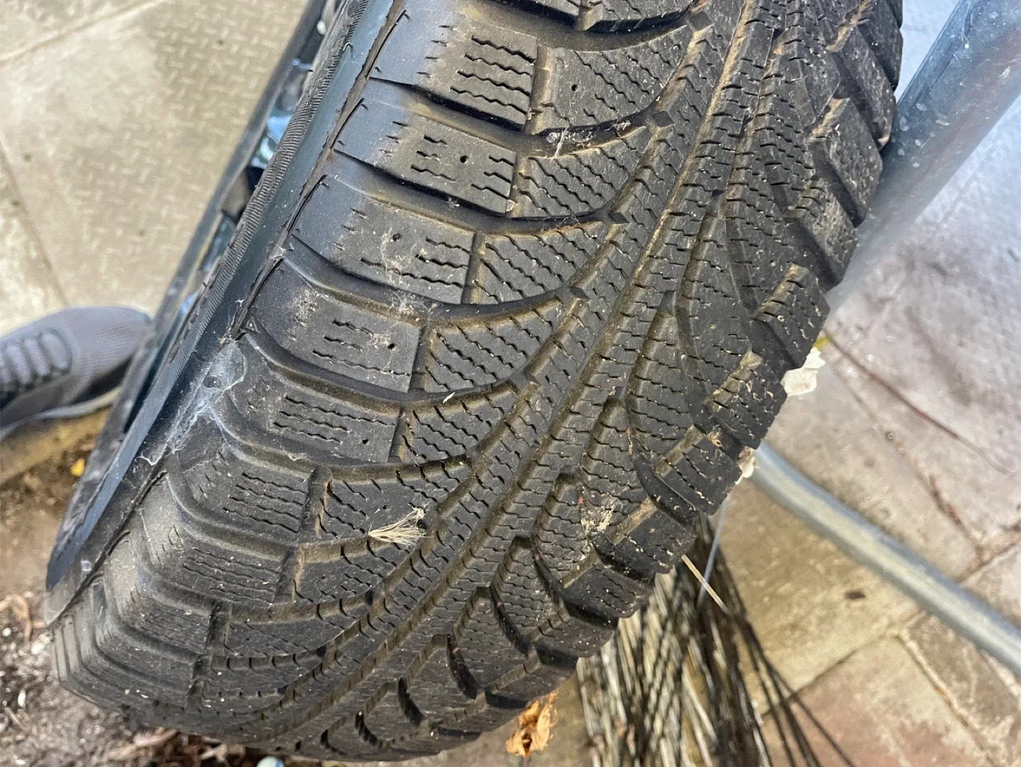 Set of R17 Tires image indicator(5)