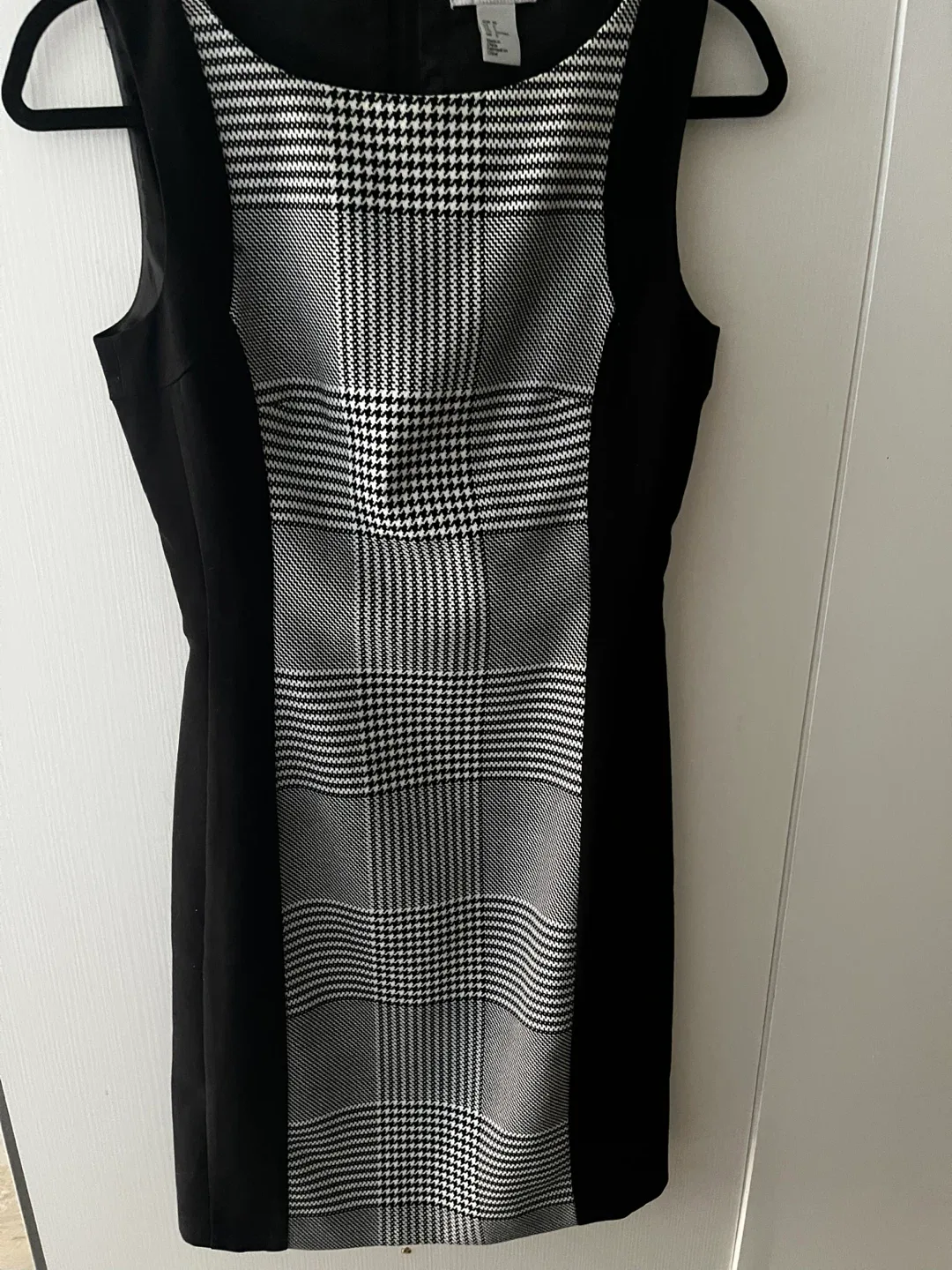 H&M Black & White Plaid Dress - Size 6 image indicator(4)