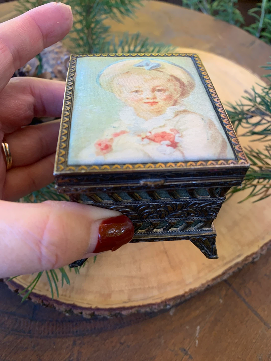 Vintage Victorian Trinket Box with Portrait - photo 3