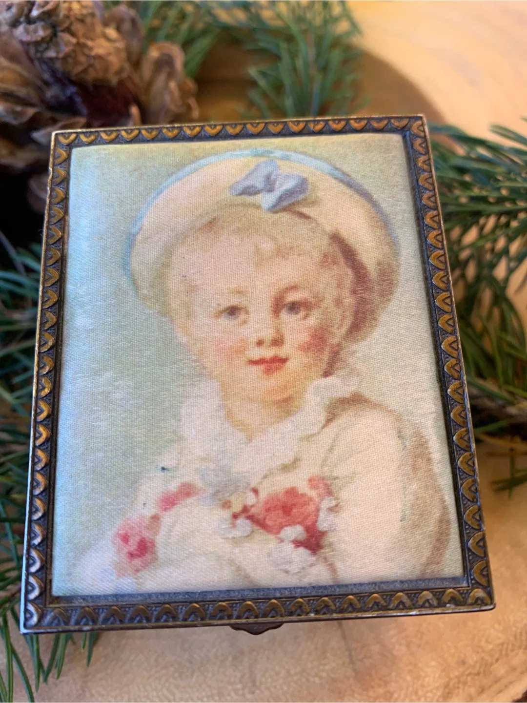 Vintage Victorian Trinket Box with Portrait image indicator(2)