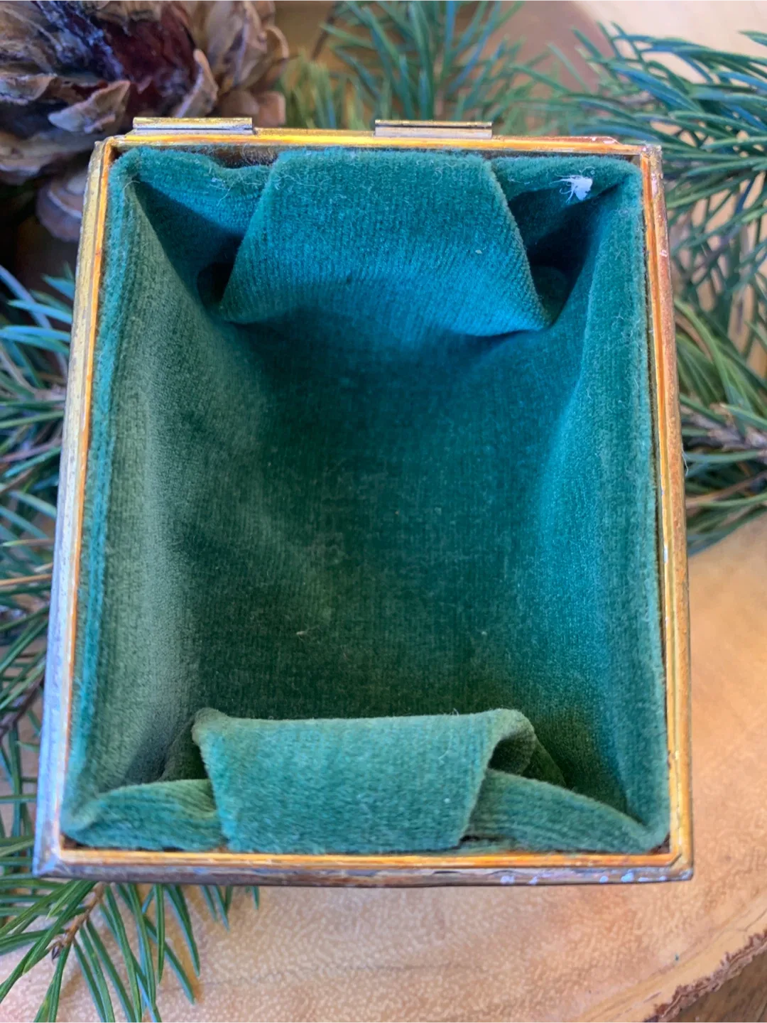 Vintage Victorian Trinket Box with Portrait image indicator(8)