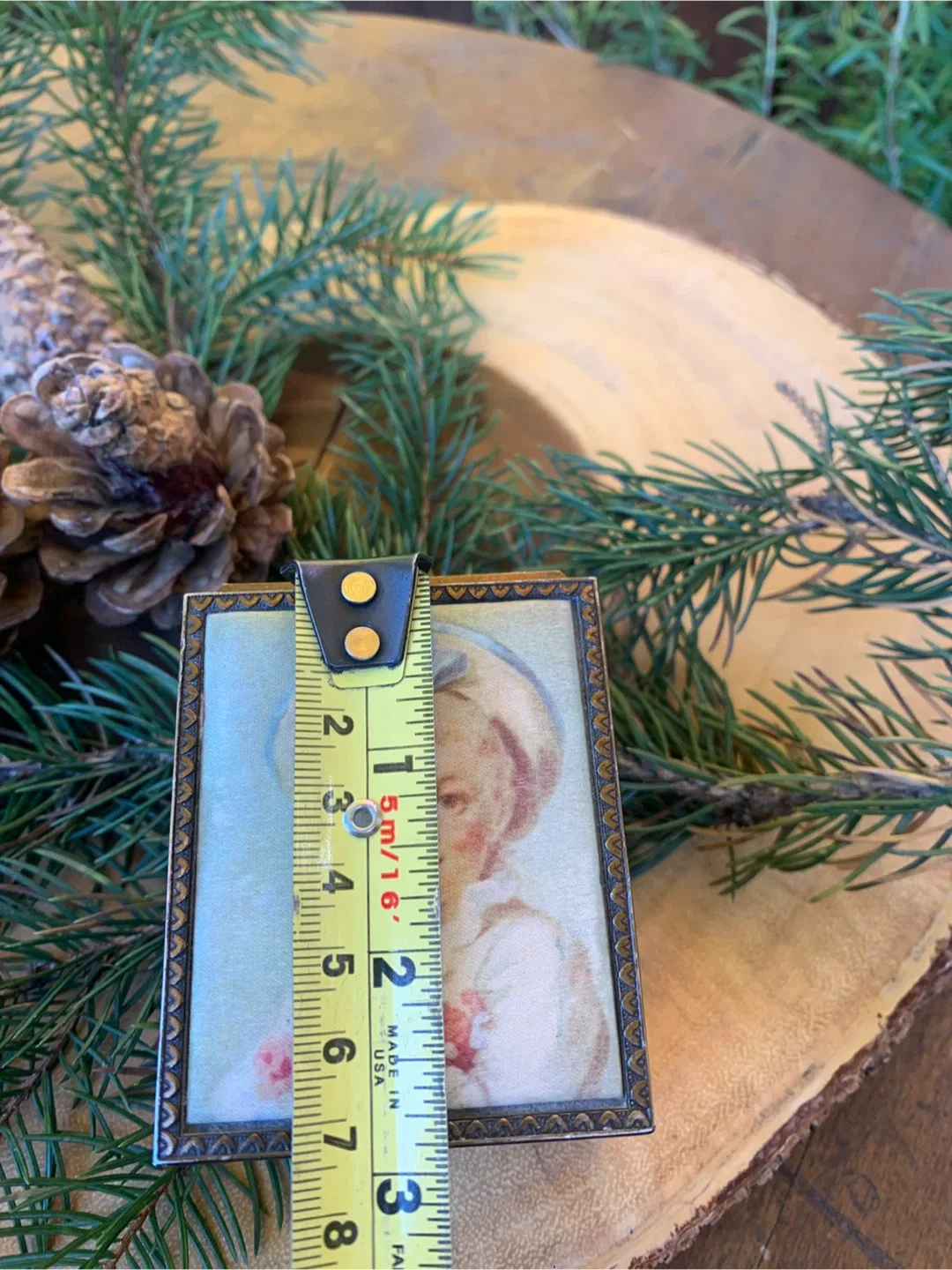 Vintage Victorian Trinket Box with Portrait image indicator(9)