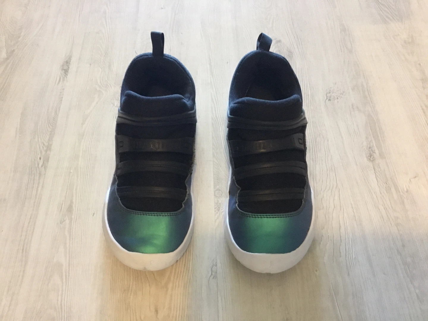 Nike Jordan 11 CMFT Low Shoes Size US 3Y