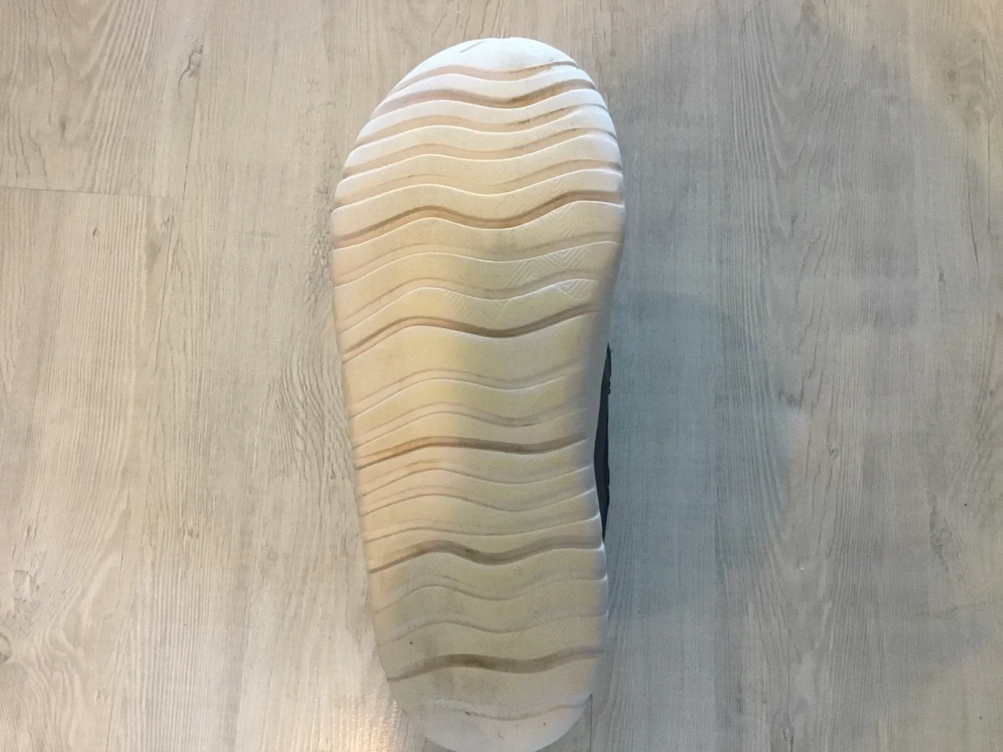 Nike Jordan 11 CMFT Low Shoes Size US 3Y image indicator(6)