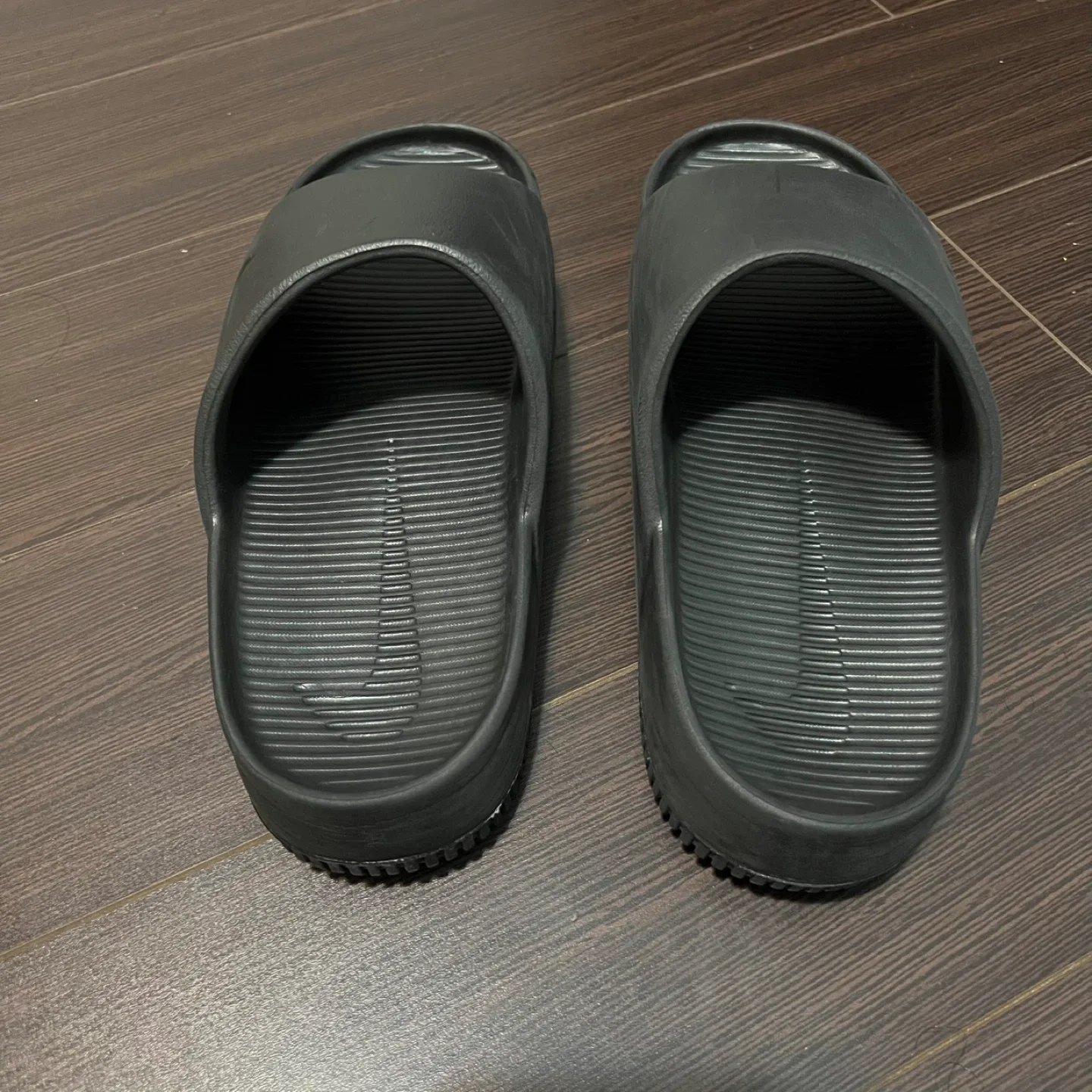 Nike Slides - Men's US 10 / Women's US 11 image indicator(2)
