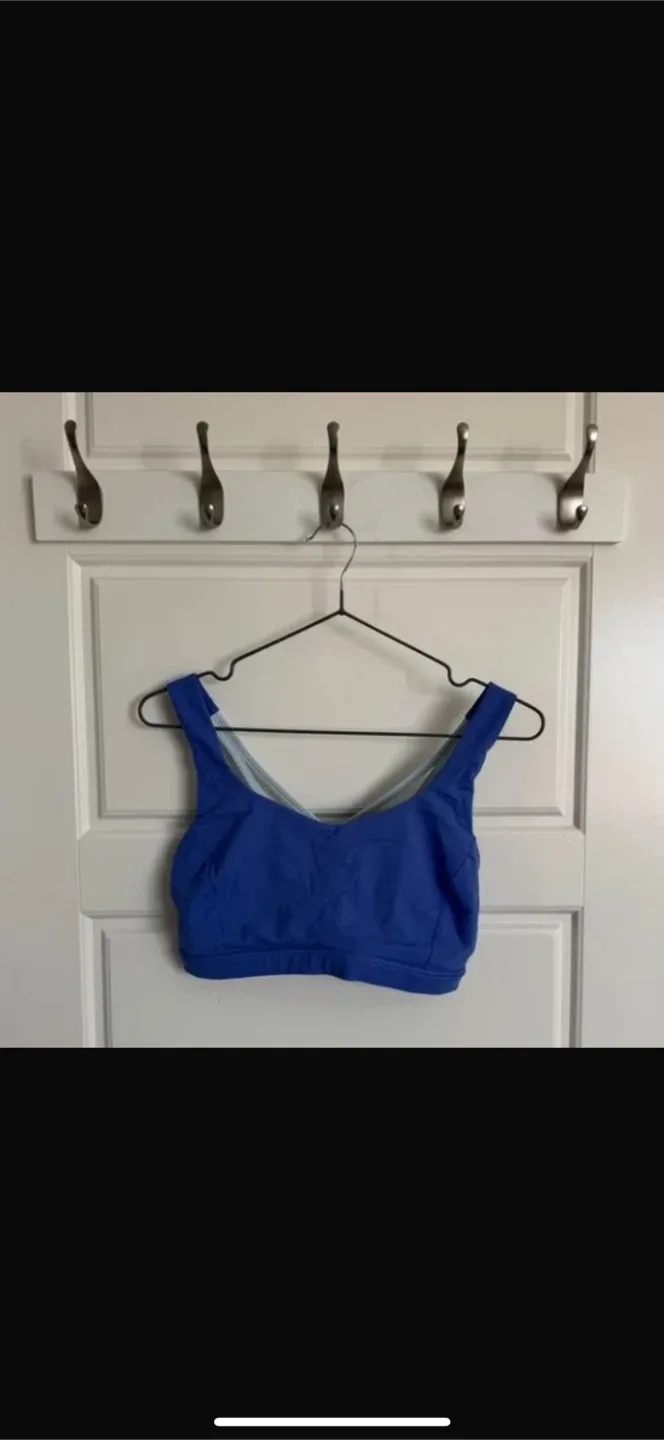 Lululemon SportsBra + Matching Tights, both Size 6 *Worn Once* image indicator(6)