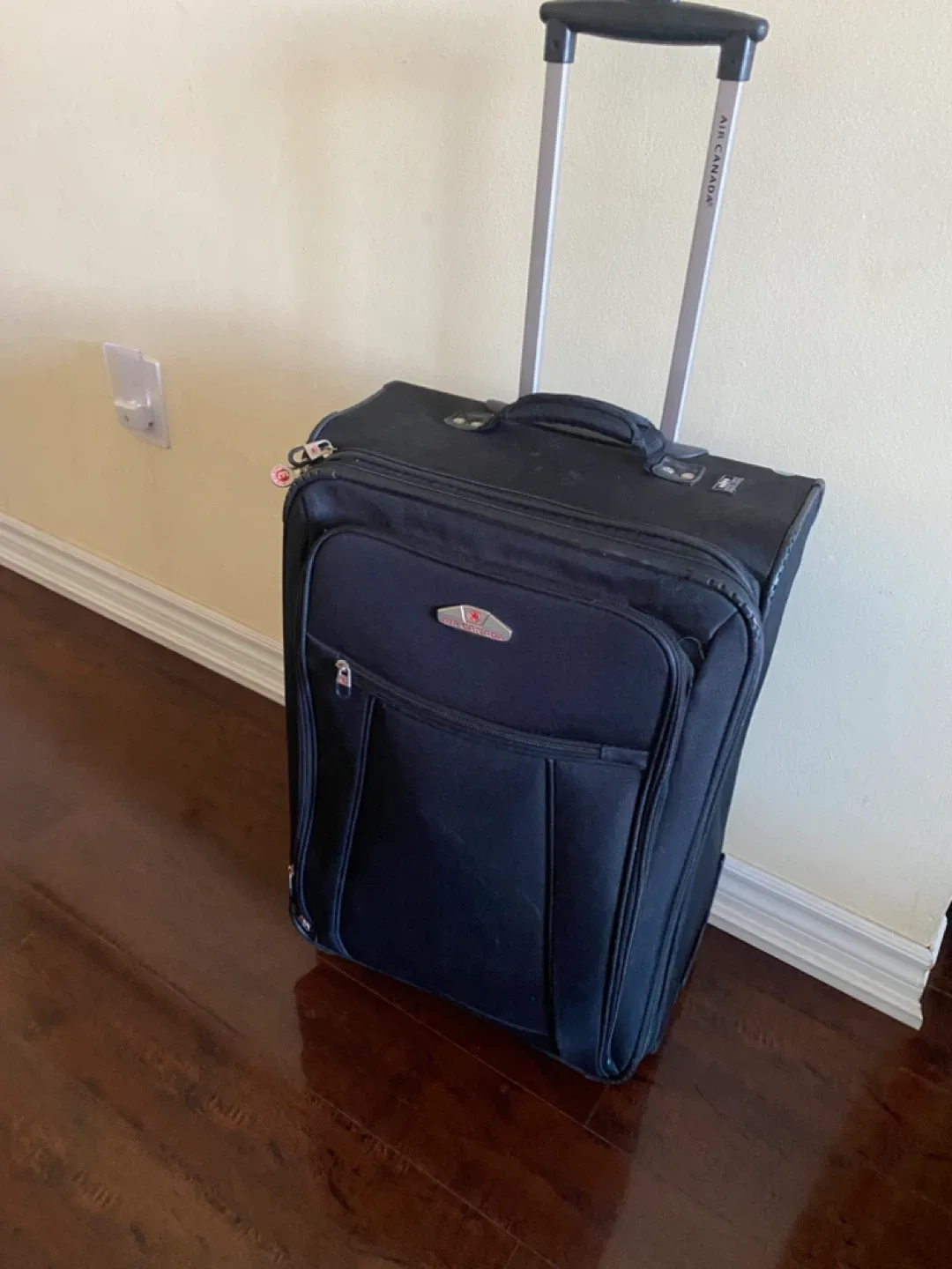 Air Canada Black Carry-On Suitcase thumbnail