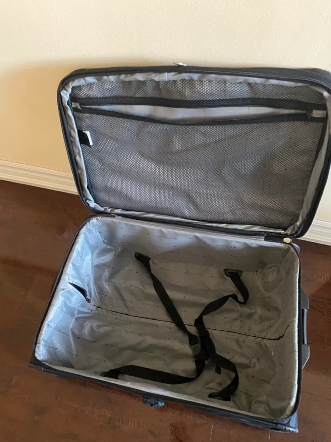 Air Canada Black Carry-On Suitcase image indicator(2)