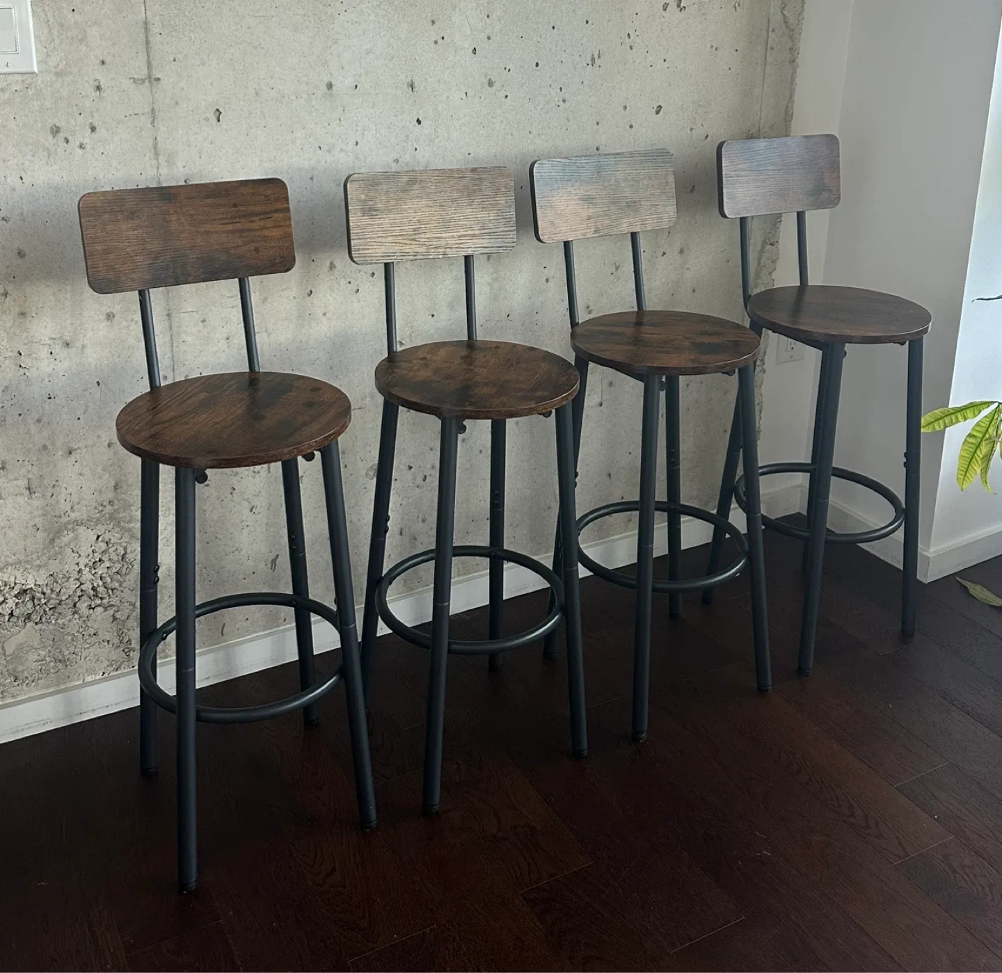 Set of 4 Bar Stools + Cushions image indicator(2)