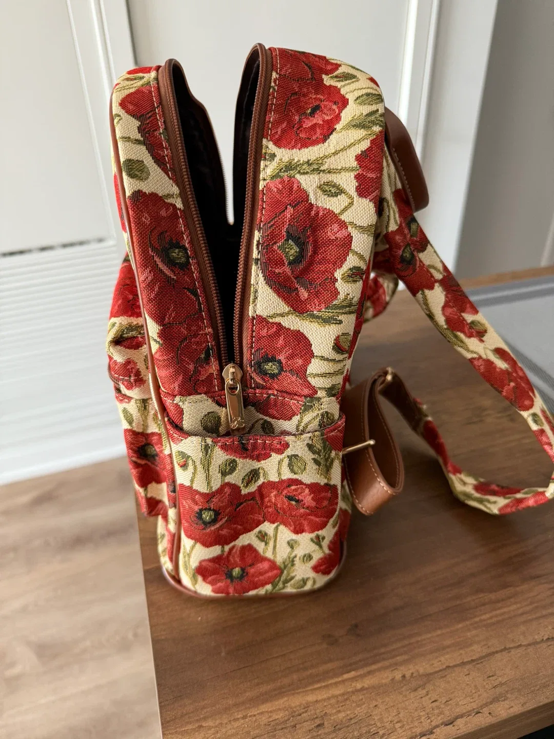 Floral Tapestry Backpack image indicator(2)