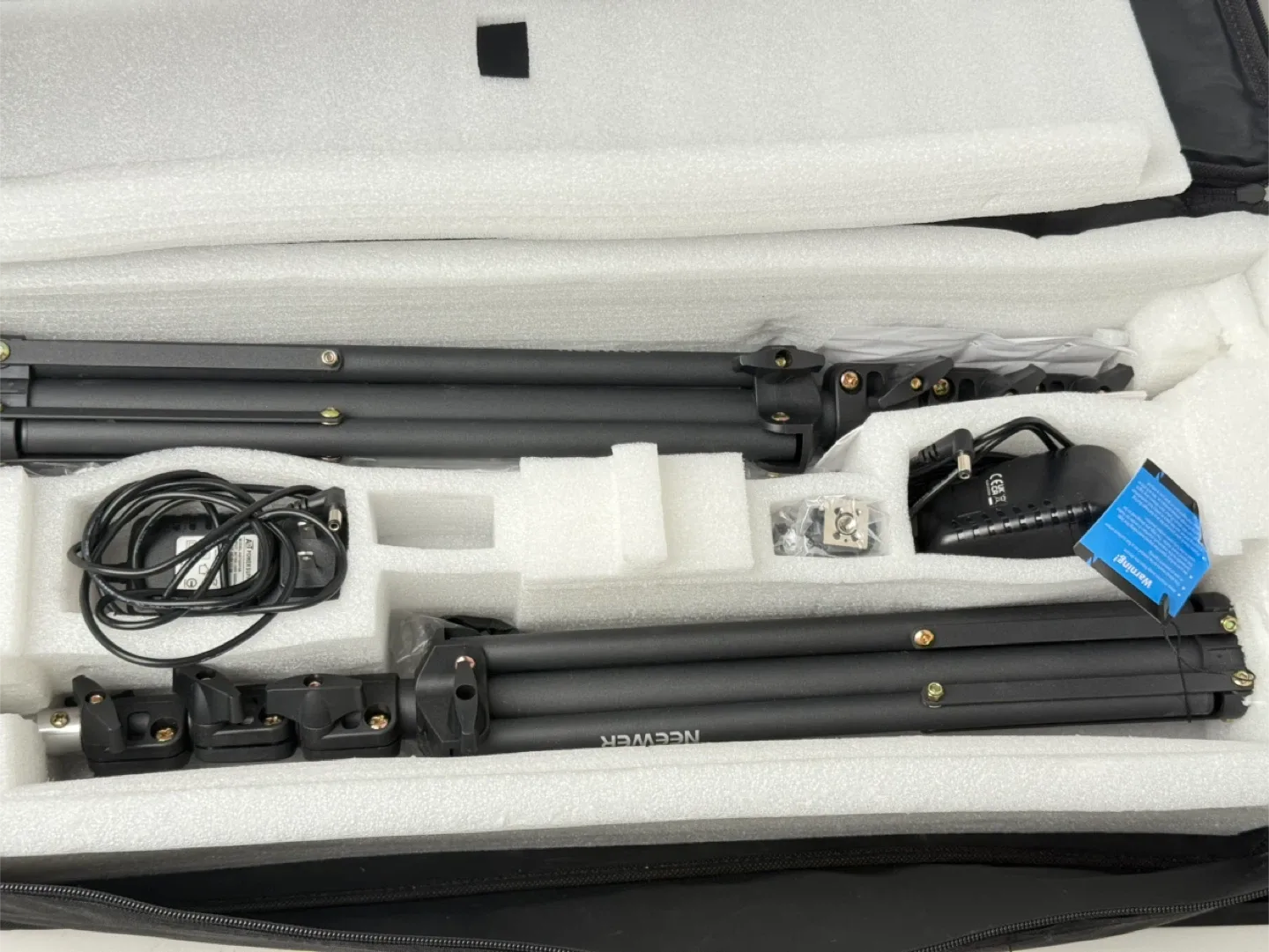 Neewer LED Panel Light & Tripod Kit image indicator(6)