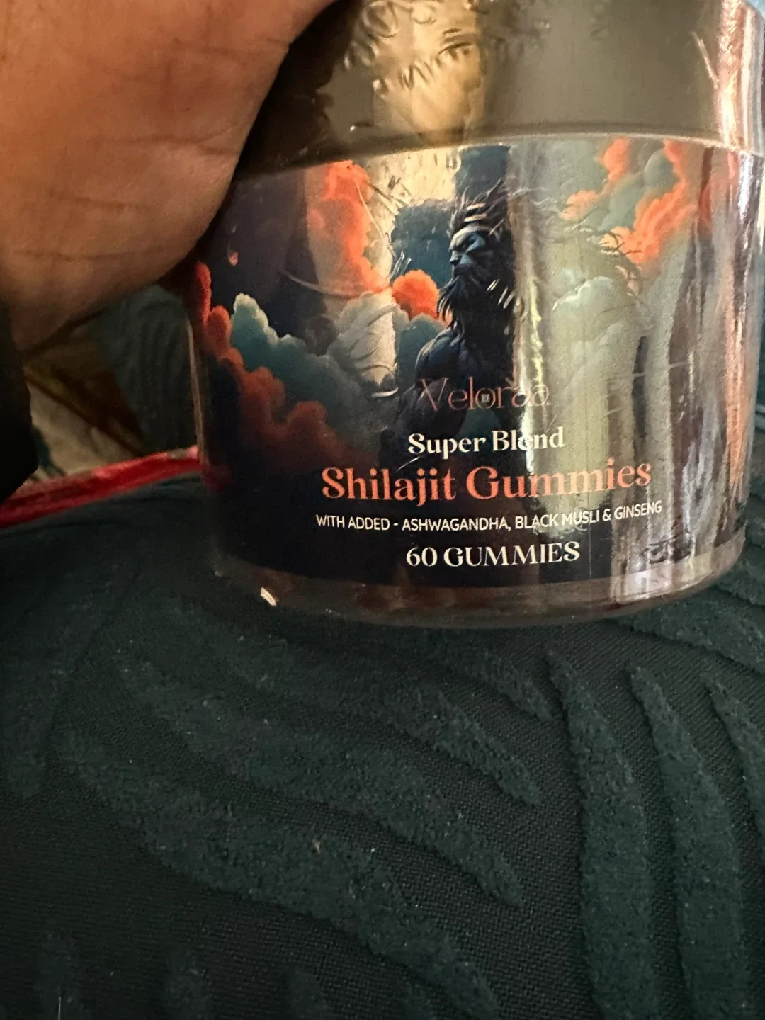 Veloraa Super Blend Shilajit Gummies - 60 Gummies image indicator(2)