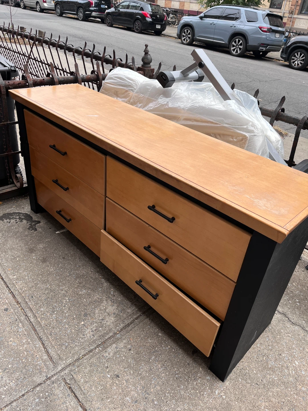 Free- Dresser & Rowing Machine
