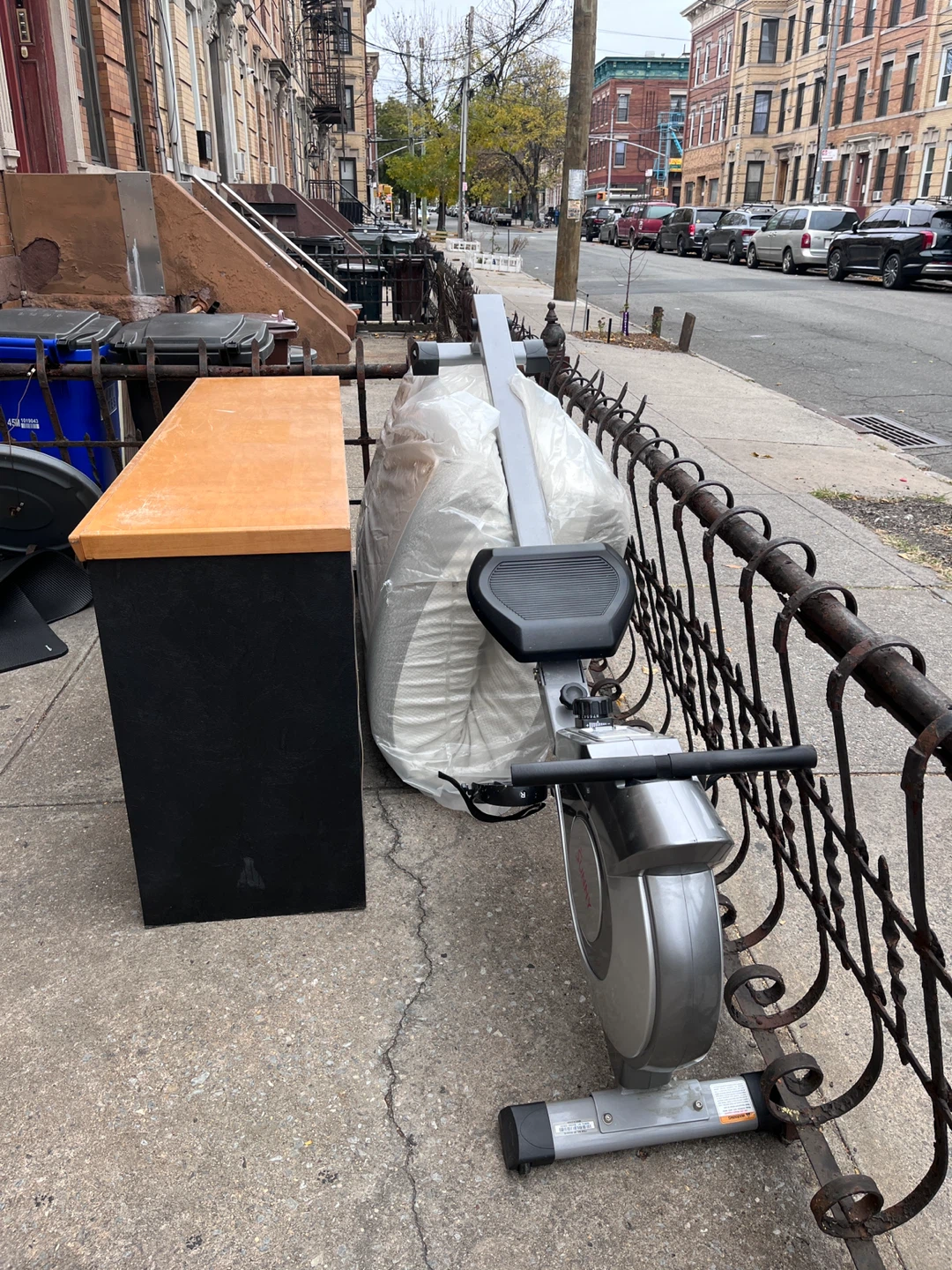 Free- Dresser & Rowing Machine - photo 2