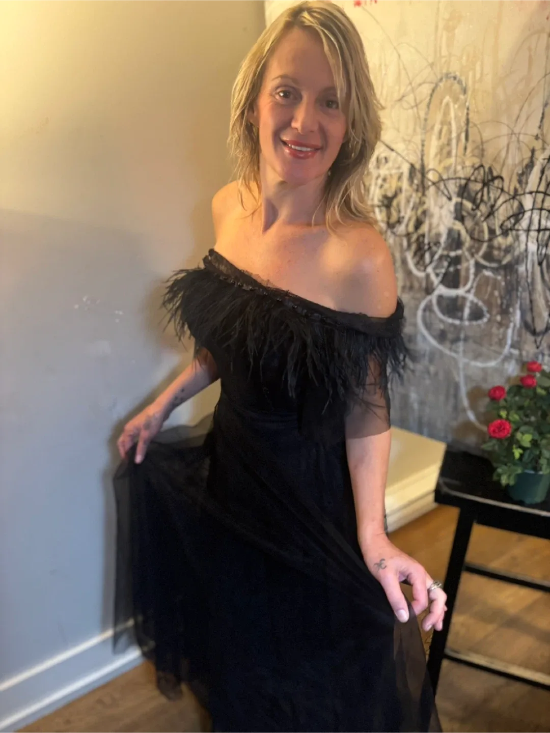 Black Off-the-Shoulder Feather Dress image indicator(4)