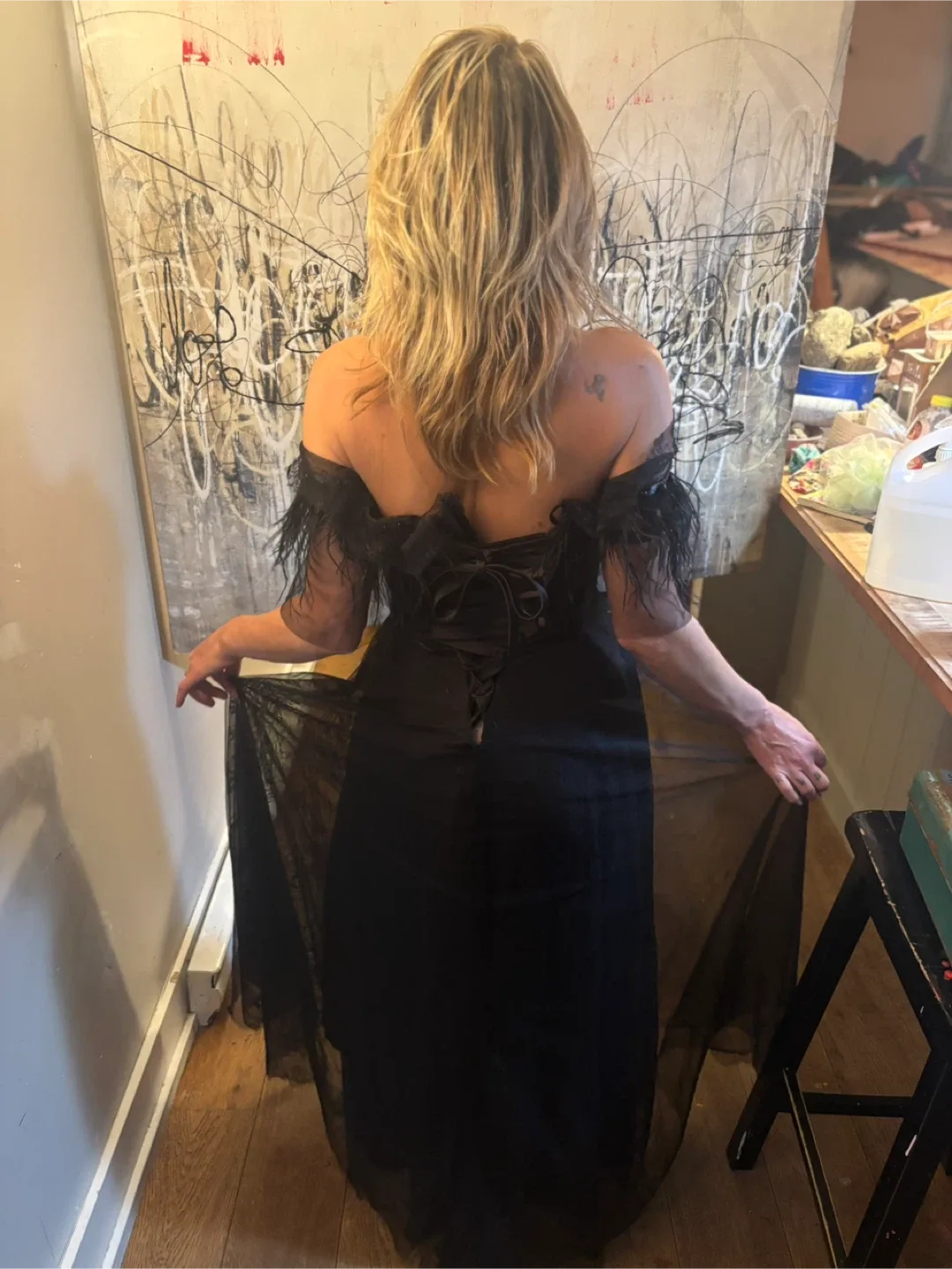 Black Off-the-Shoulder Feather Dress image indicator(6)