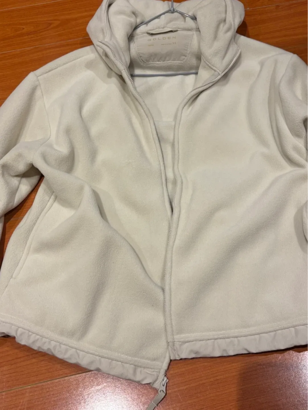 Aritzia Golden Women’s Fleece image indicator(3)