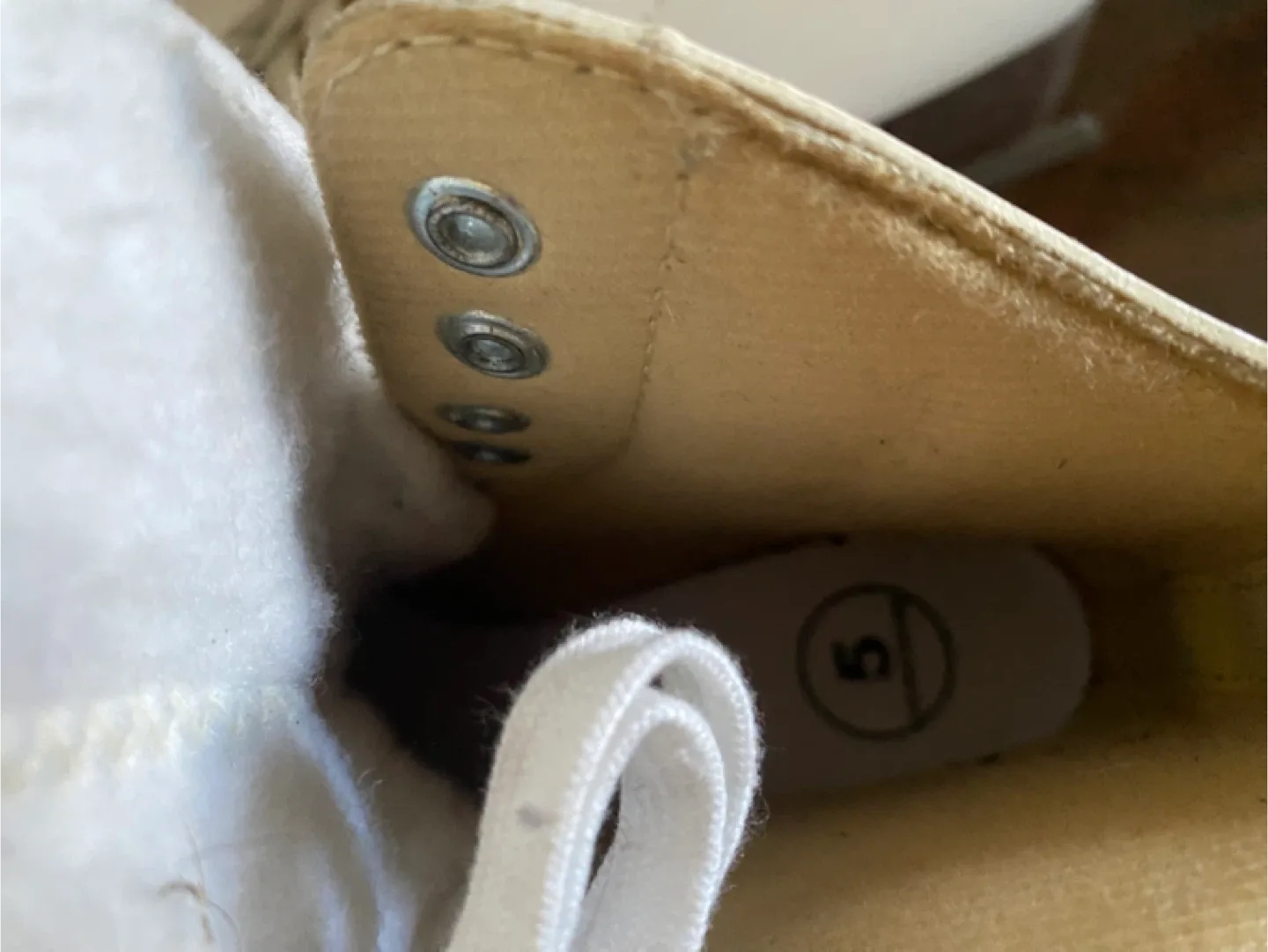 Jackson Glacier 120 White Ice Skates - Size 5 image indicator(2)